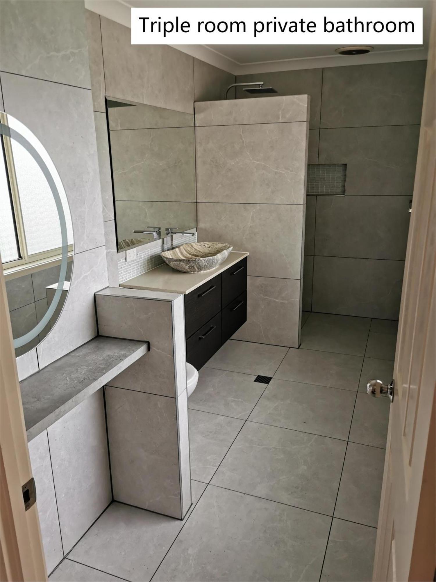 Shared House With Other Guests Near Shopping Center And Theme Parks Apartment Gold Coast Bagian luar foto