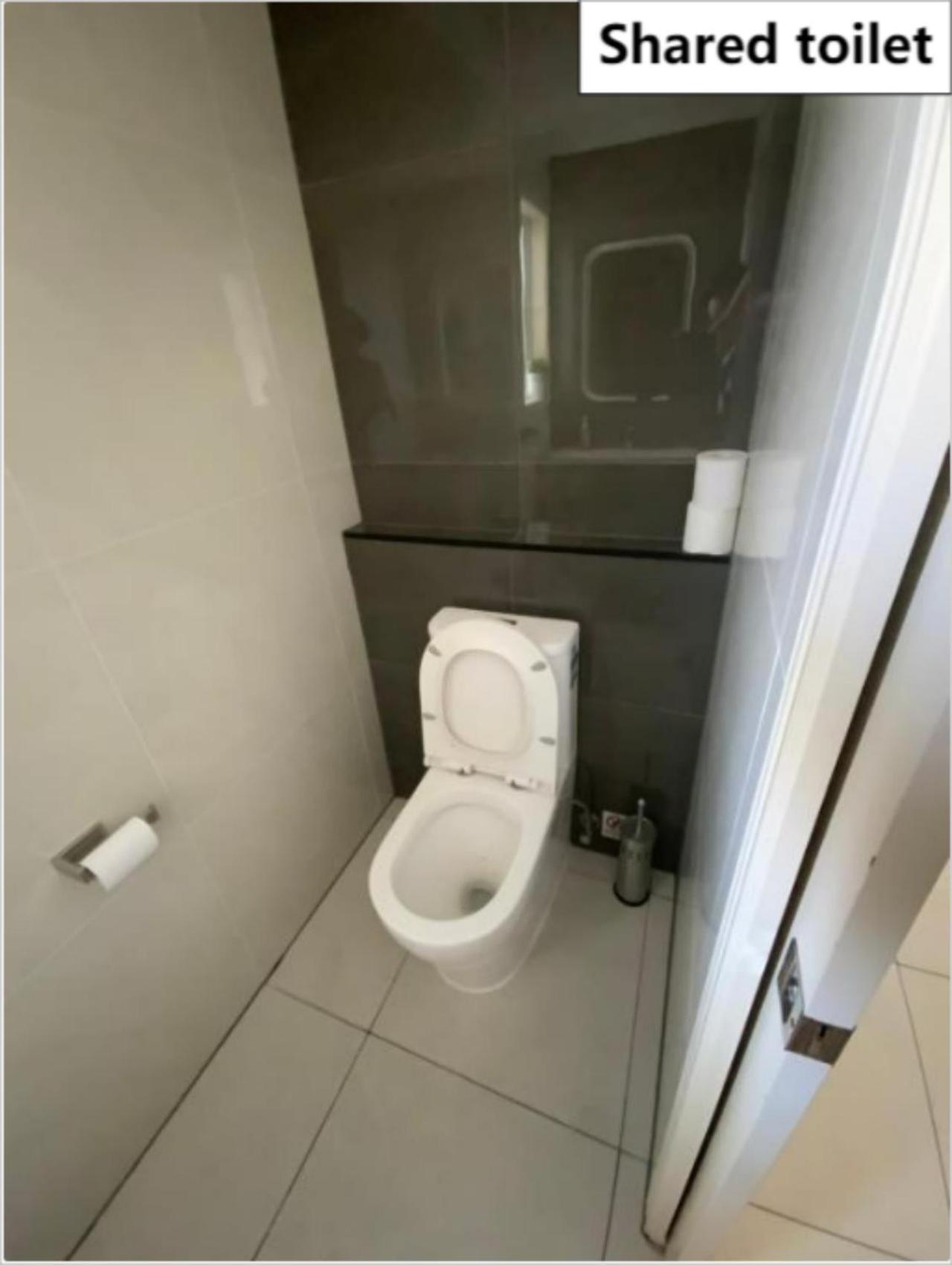 Shared House With Other Guests Near Shopping Center And Theme Parks Apartment Gold Coast Bagian luar foto