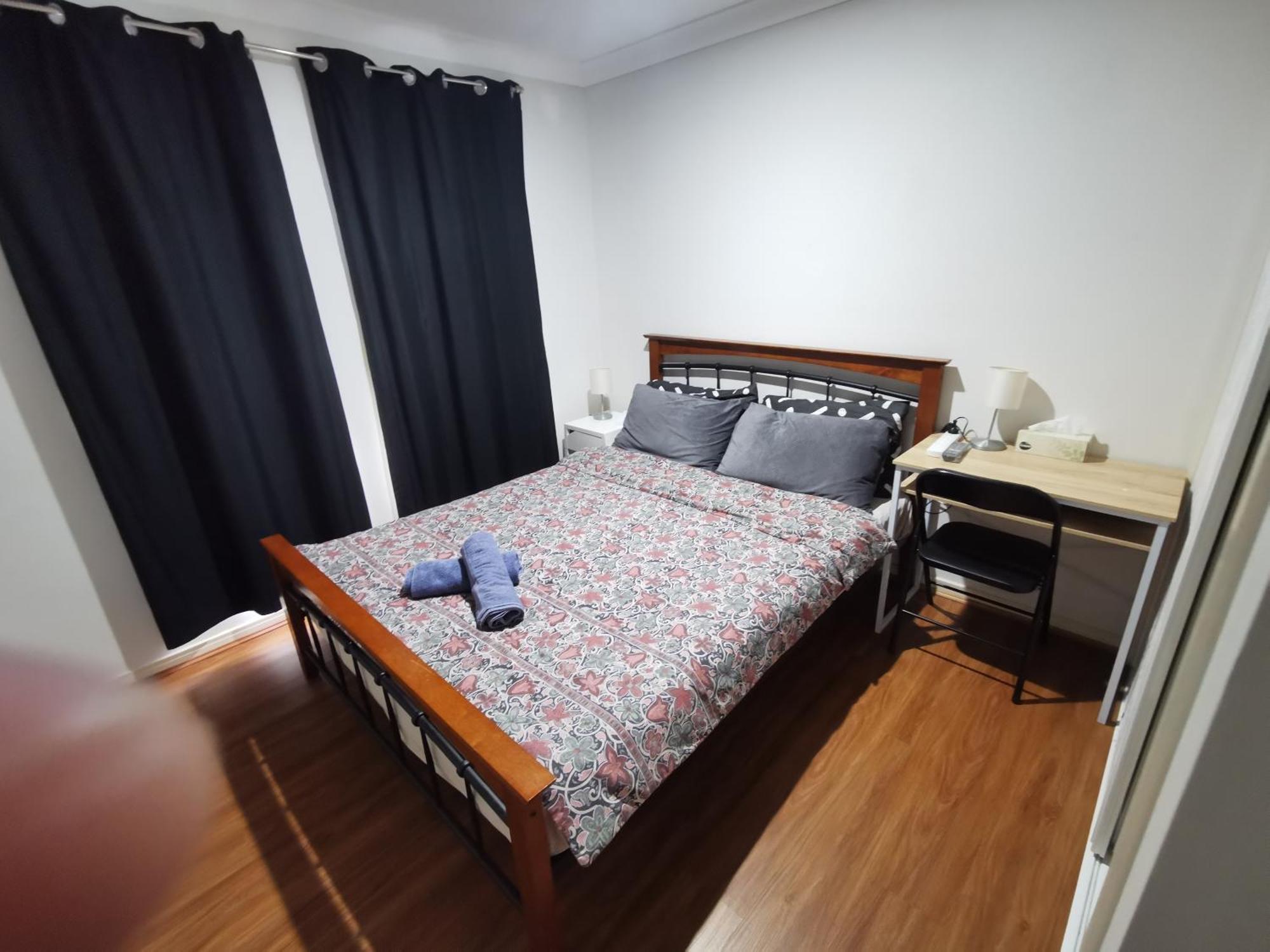 Shared House With Other Guests Near Shopping Center And Theme Parks Apartment Gold Coast Bagian luar foto