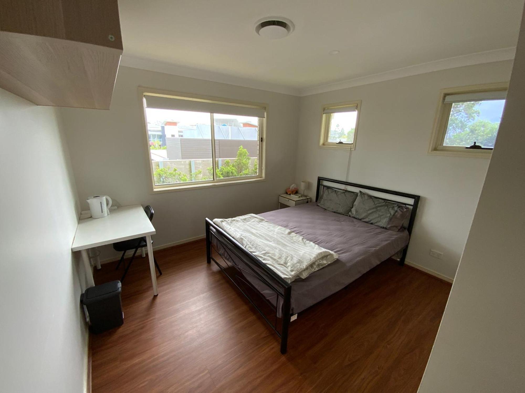 Shared House With Other Guests Near Shopping Center And Theme Parks Apartment Gold Coast Ruang foto