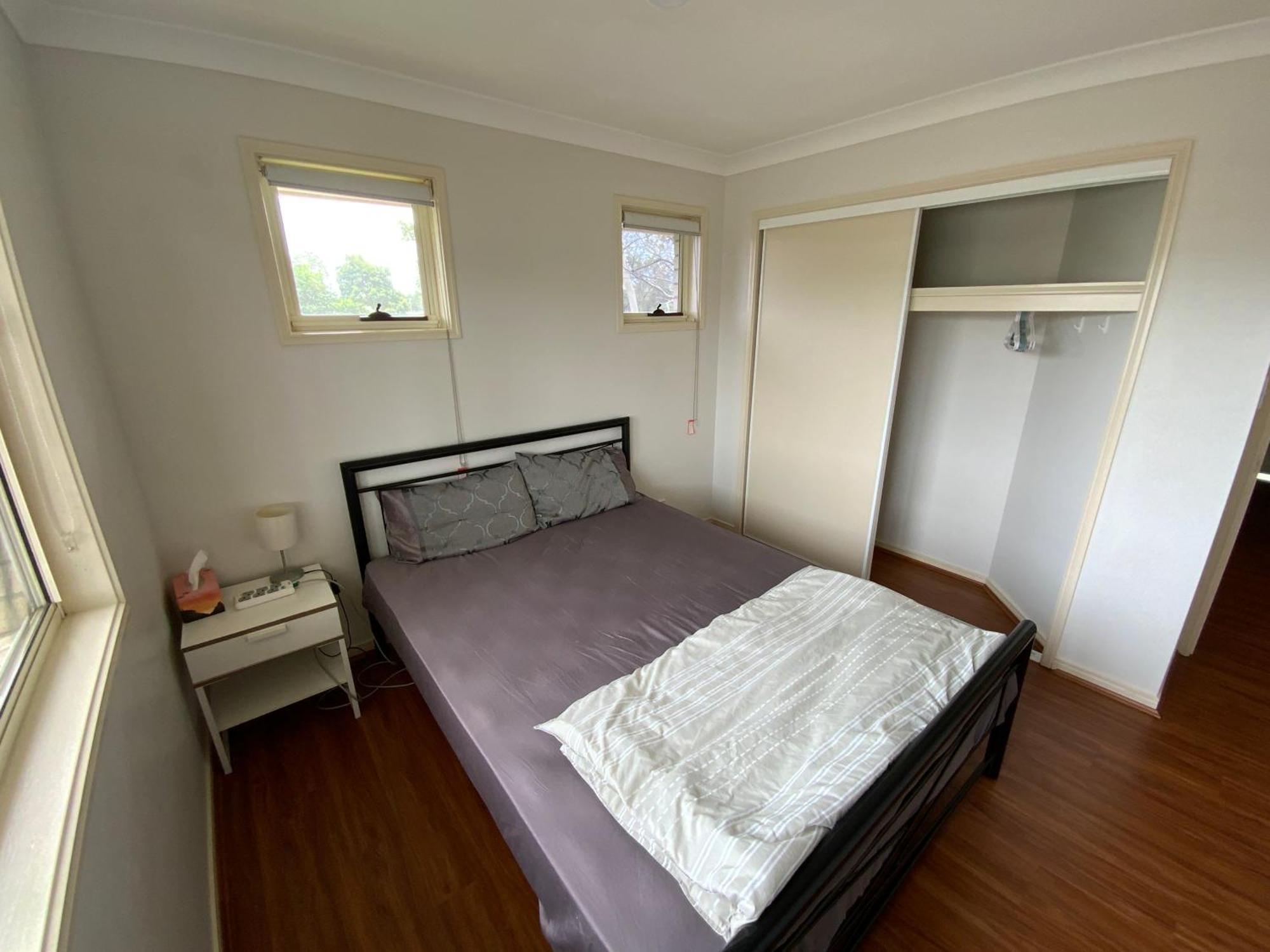 Shared House With Other Guests Near Shopping Center And Theme Parks Apartment Gold Coast Ruang foto